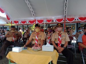 Ketua Kwartir Cabang Grobogan Kak Agus Siswanto, menyaksikan pagelaran karnaval budaya